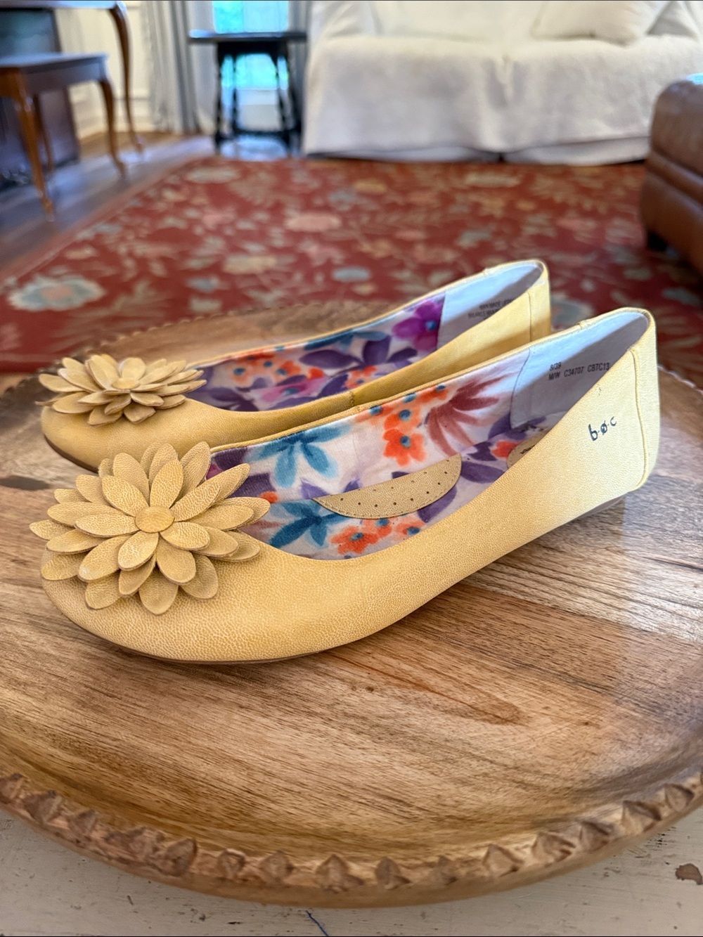b.o.c. Born Concepts Shoes Wm 8 Yellow Faux Leather Ballet Flat Flower Summer